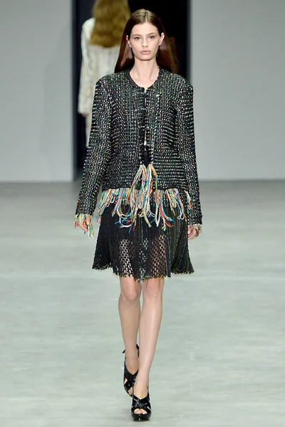 Look 16